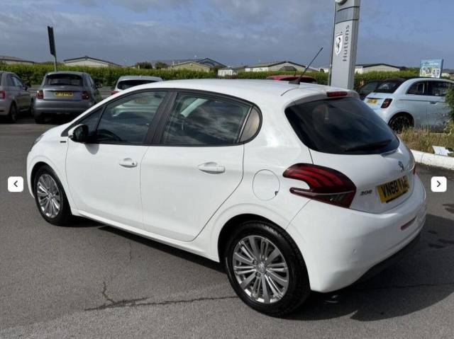 2018 Peugeot 208 1.2 Signature S/S