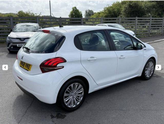 2018 Peugeot 208 1.2 Signature S/S