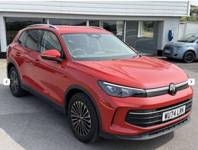 Volkswagen Tiguan 1.5 Match Etsi S-A Hybrid Red